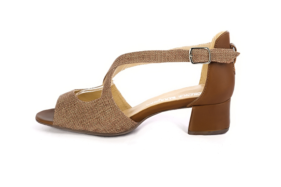 Women's caramel brown elegant sandals closed at the back with crossed straps. Round toe. Low flare heels - Profile view